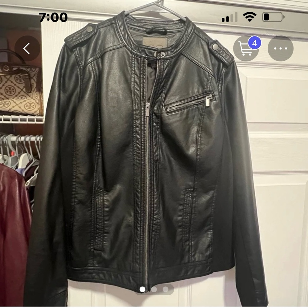 Maurice’s size 0x leather jacket euc